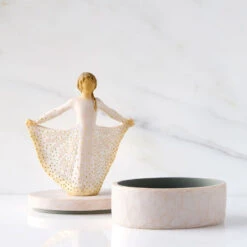 Willow Tree Girl In Butterfly Dress Keepsake Box -Hallmark Store Butterfly Dress Girl on Lidded Keepsake Box 28317 04