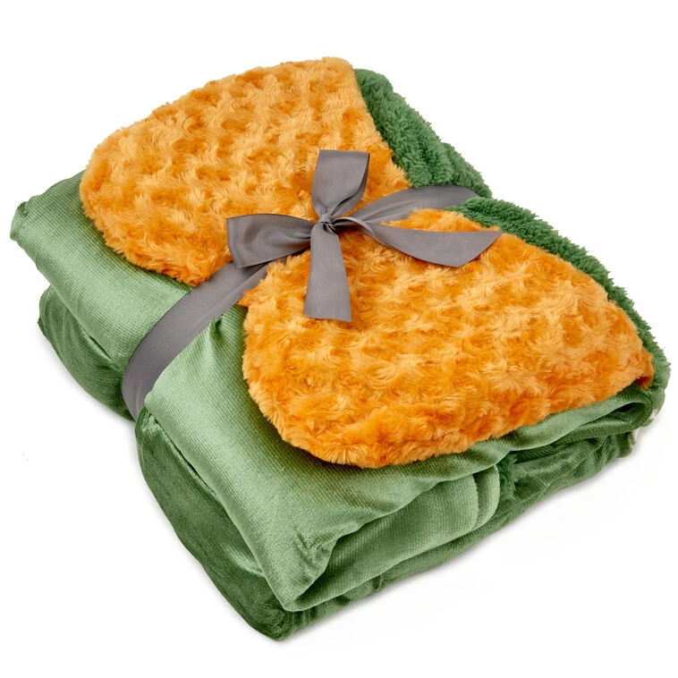 Hallmark Disney Hocus Pocus Winifred Sanderson Hooded Blanket, 74x52 6 Hallmark Disney Hocus Pocus Winifred Sanderson Hooded Blanket, 74x52 - Image 4