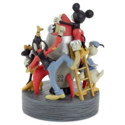 Hallmark Disney Mickey Mouse And Friends Rocket Figurine With Light -Hallmark Store Disney Mickey Mouse and Friends Rocket Figurine With Light 1DYG2106 03