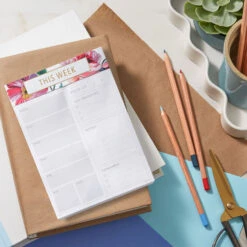 Hallmark Lush Floral Prompted Note Pad 11 Hallmark Lush Floral Prompted Note Pad -Hallmark Store Floral Weekly Planner Desk Note Pad 3SOM1353 05