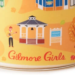 Hallmark Gilmore Girls Fall In Stars Hollow Scented Jar Candle, 14.5 Oz. -Hallmark Store Gilmore Girls Fall in Stars Hollow Scented Jar Candle 1PCL1084 05
