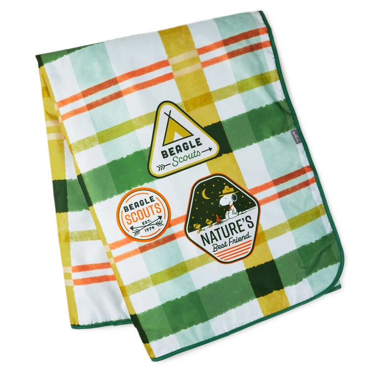Hallmark Peanuts® Beagle Scouts Picnic Blanket With Bag 5 Hallmark Peanuts® Beagle Scouts Picnic Blanket With Bag - Image 3