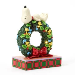 Enesco Jim Shore Peanuts Snoopy Sleeping On Light-Up Wreath Figurine, 7.13" 12 Enesco Jim Shore Peanuts Snoopy Sleeping On Light-Up Wreath Figurine, 7.13" -Hallmark Store Snoopy Atop LightUp Wreath Figurine 6017242 04