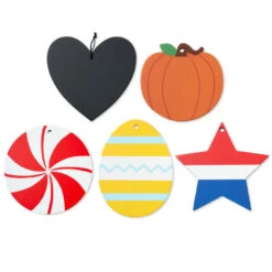 Hallmark Welcome To Our Home Hanging Sign With Seasonal Decorations, 18x18 8 Hallmark Welcome To Our Home Hanging Sign With Seasonal Decorations, 18x18 -Hallmark Store Welcome Home Seasonal Hanging Sign 1SNN1128 03